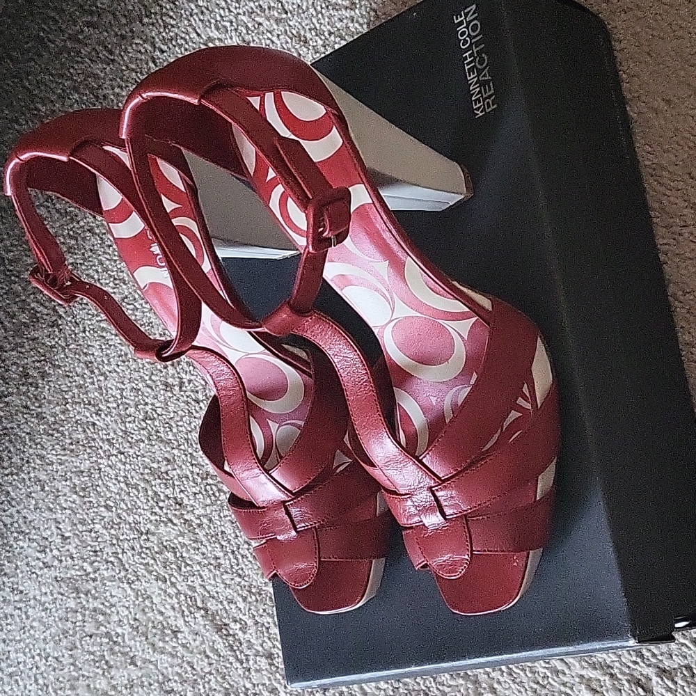 Kenneth Cole - Picture 2 of 3